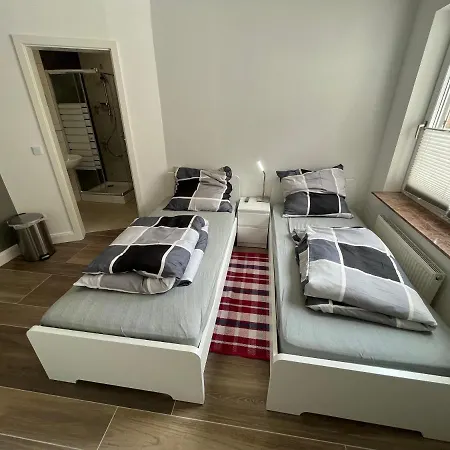 Ferienwohnung Uebernachtung By Tag Kassel Exterior foto