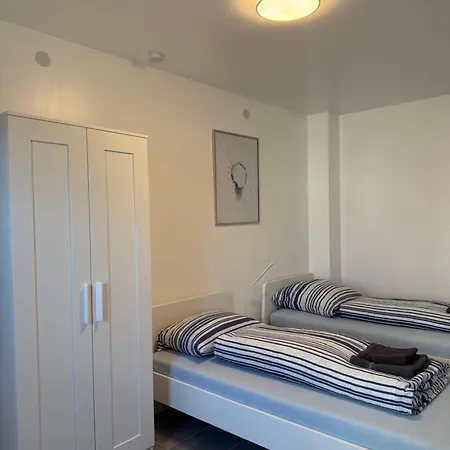 Ferienwohnung Uebernachtung By Tag Kassel Exterior foto